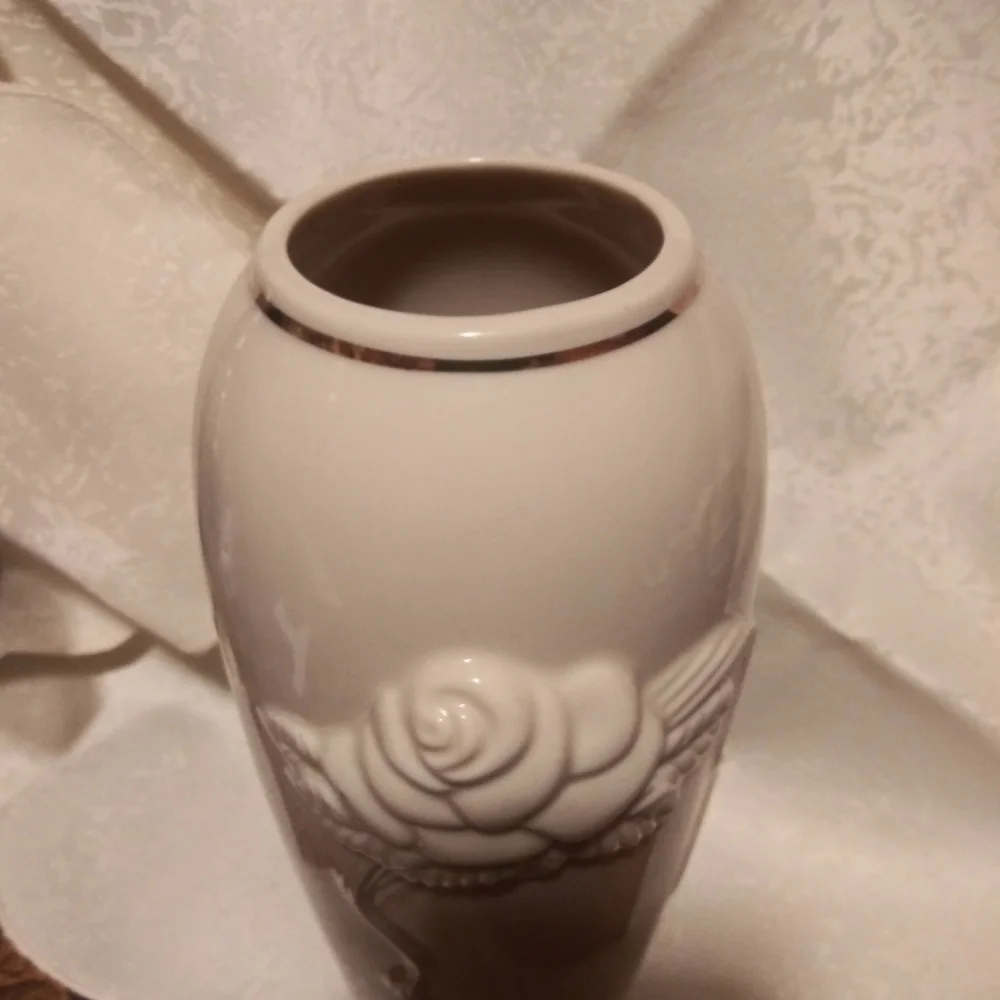 NWOT Lenox Bud Vase